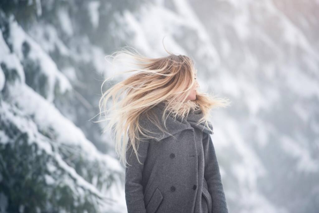 Piękne włosy blond.